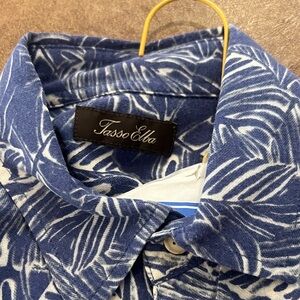 Tasso Elba Navy and White Leaf Pattern Shirt